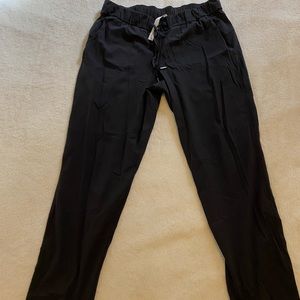 Lululemon size 10 black On The Fly 7/8 joggers
